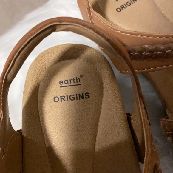 Both pair. Same design Black and Tan size 10 - Picture 3 of 6